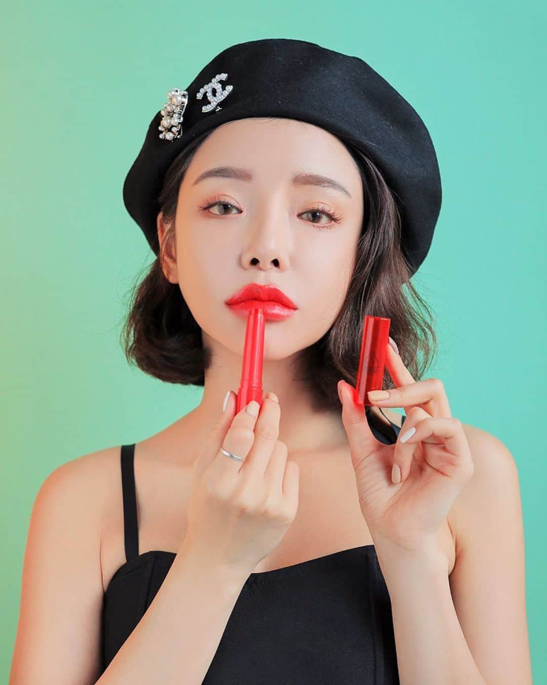 3CE Official Instagramさんのインスタグラム写真 - (3CE Official InstagramInstagram)「3CE PLUMPING LIPS #RED 입술 위 수분감 가득, 맑은 워터 레드 컬러😘 #3ce #3ceplumpinglips #redlips」5月17日 18時34分 - 3ce_official