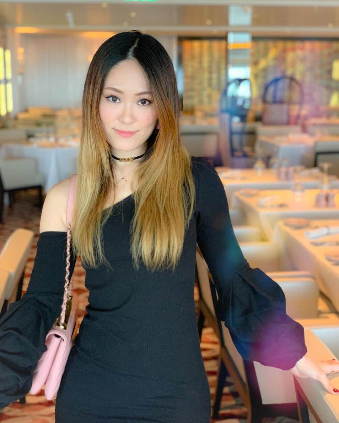 Chiakiさんのインスタグラム写真 - (ChiakiInstagram)「Hello 🥰  ネックレスNecklace @dior  Bag @chanelofficial  Place @celebrity_cruises_japan」5月17日 18時36分 - chiakiinengland