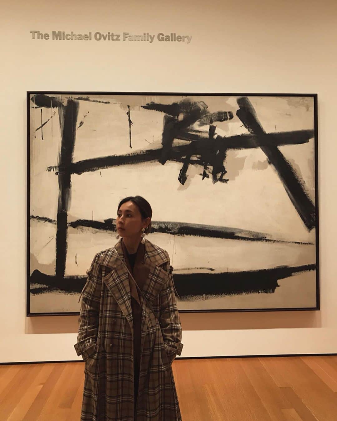 黒石奈央子さんのインスタグラム写真 - (黒石奈央子Instagram)「NY最終日。 . 前日に全ての仕事を終えたので、フリータイム。  いざフリーになってみるとやること見つからず、取り敢えずinspirationの源 MOMAへ行ってきた！ . PICASSO. FRANZ KLINE. JACKSON POLLOC. Monet  と、日本じゃ見られない有名画家の作品がたくさん🗽 . 全然アート詳しくないけどそんな私ですら楽しめました😊 . #ny#businesstrip#moma#pabloPICASSO#franzkline#JACKSONPOLLOC#monet」5月17日 18時31分 - blackstone705