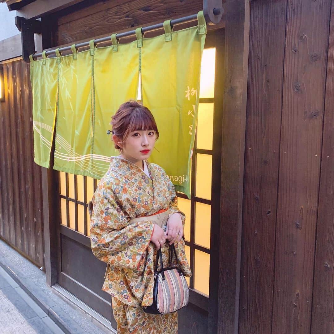 青木菜花のインスタグラム：「.﻿ .﻿ 珍しく大人っぽい着物選んでみたんだけどどうですか！😚﻿ .﻿ . #京都 #着物 #京都観光 #レトロ #可愛い #てくてく京都 #着物ヘア #着物女子 #instagood #instalike #l4l」