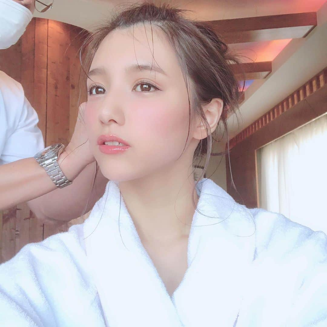 夏本あさみさんのインスタグラム写真 - (夏本あさみInstagram)「週プレ撮影のときの👙 前髪アップ好評やったけど 自分でこんなうまくできひん〜🥺」5月17日 18時47分 - natsumotoasami