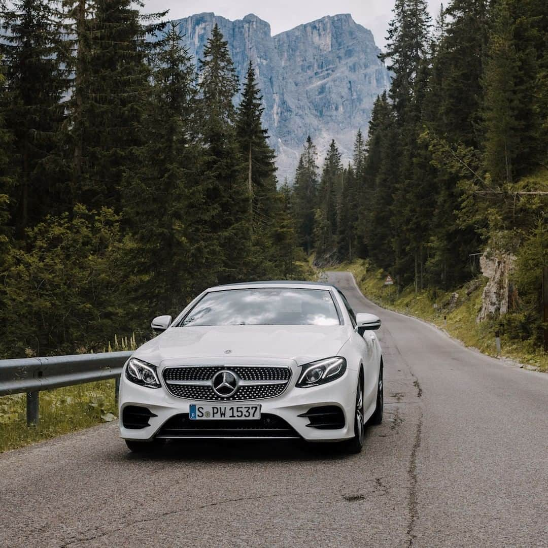 メルセデス・ベンツさんのインスタグラム写真 - (メルセデス・ベンツInstagram)「Exploring the Alps with the Mercedes-Benz E-Class Cabriolet. 🏔 📸: @tobiasa.de for #MBsocialcar  #EClass #Mercedes #MercedesBenz #Cabriolet #Dolomites #Lifestyle #Car #Cartastic #InstaCar #Mountains #Nature #Amazingcars #Travel」5月17日 19時00分 - mercedesbenz