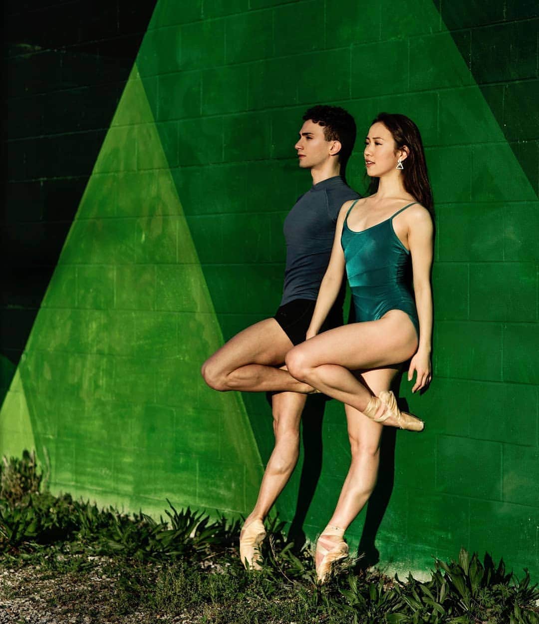 Lily Saito (齊藤莉理)さんのインスタグラム写真 - (Lily Saito (齊藤莉理)Instagram)「Two forces are stronger than one.  w/ @thelucasport 🙌🏼 |📸 @hannahmeredithphoto | • • #NashvilleBallet #dancemagazine #dancespiritmagazine #pointemagazine #ballet #visitmusiccity #nashvillescene #nashville #dance」5月18日 5時52分 - lilysaito_