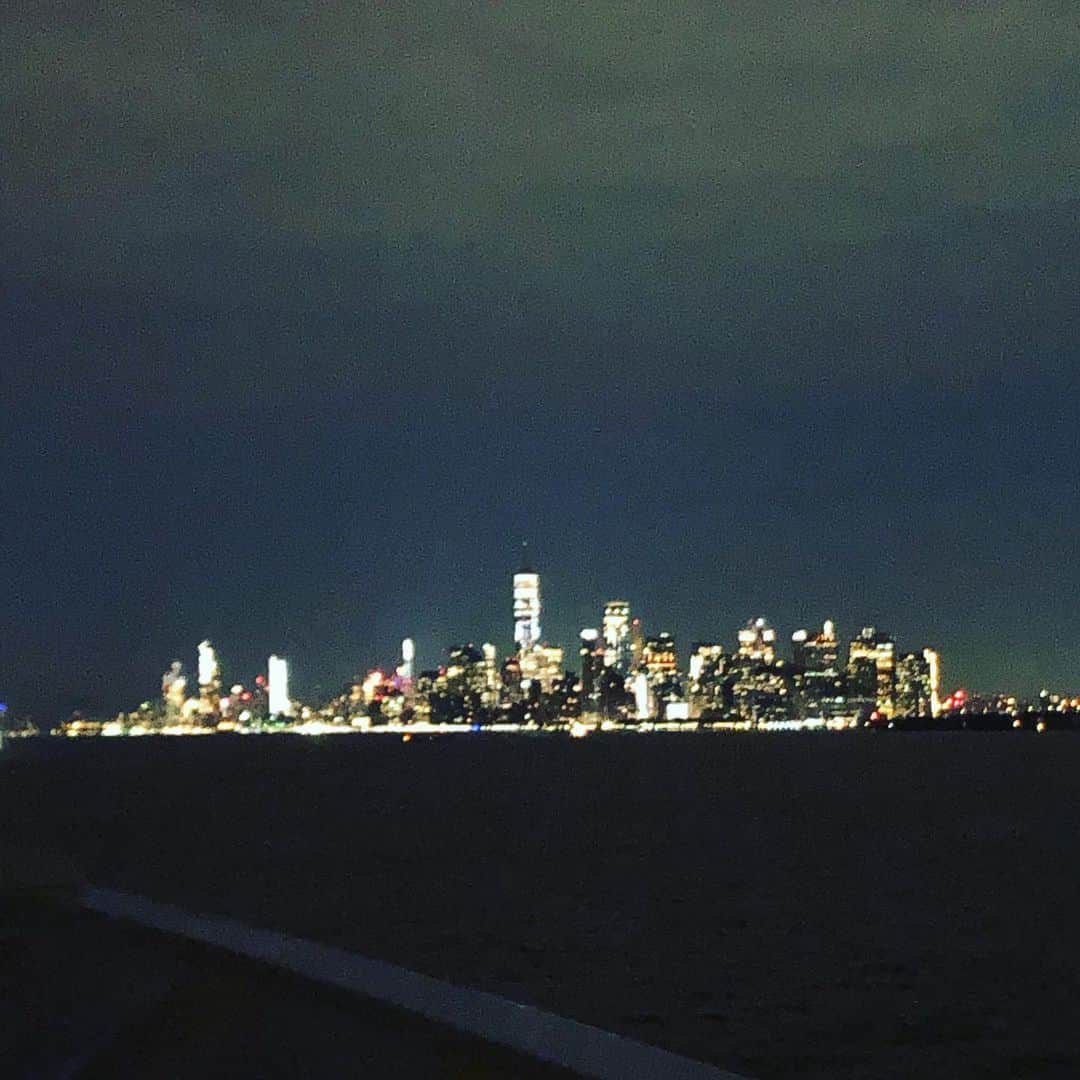 イレタ・シレテのインスタグラム：「Sailing into New York 🤗  #shiplife #adventure #adventureoftheseas #cruise #royalcaribbean #nightlights #l4l #moments #beautifulnight」