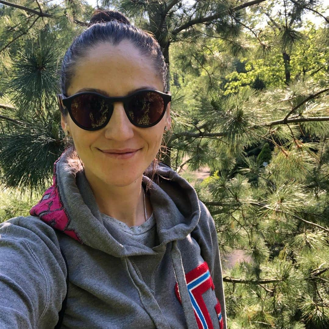 タチアナ・コシェレワのインスタグラム：「Создавайте себе настроение 🌈☀️🌳🌲🍀 Как же я соскучилась по тебе моя Россия🇷🇺」