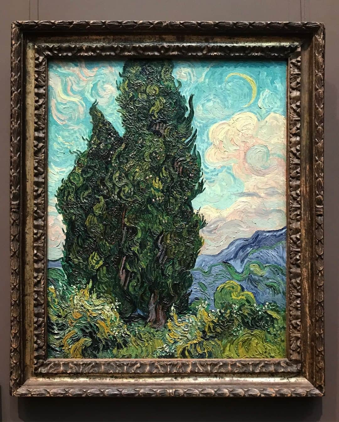 メトロポリタン美術館さんのインスタグラム写真 - (メトロポリタン美術館Instagram)「“This Vincent van Gogh painting of cypresses is quite small. It screams off of the wall as if it was the only painting in the room! How to do that? Clarity and freedom. You can go to The Met and walk up to it and see it.” —Julian Schnabel⁣ ⁣ What better way to kick-off the weekend? We are thrilled to welcome painter and director Julian Schnabel to #TheMet tonight for a special conversation with Director of The Met Max Hollein, followed by a screening of Schnabel's award-winning film “At Eternity’s Gate.” See you tonight! #VincentVanGogh⁣ ⁣ 🎨 Vincent van Gogh (Dutch, 1853–1890). Cypresses, 1889. On view in Gallery 825.」5月18日 4時56分 - metmuseum