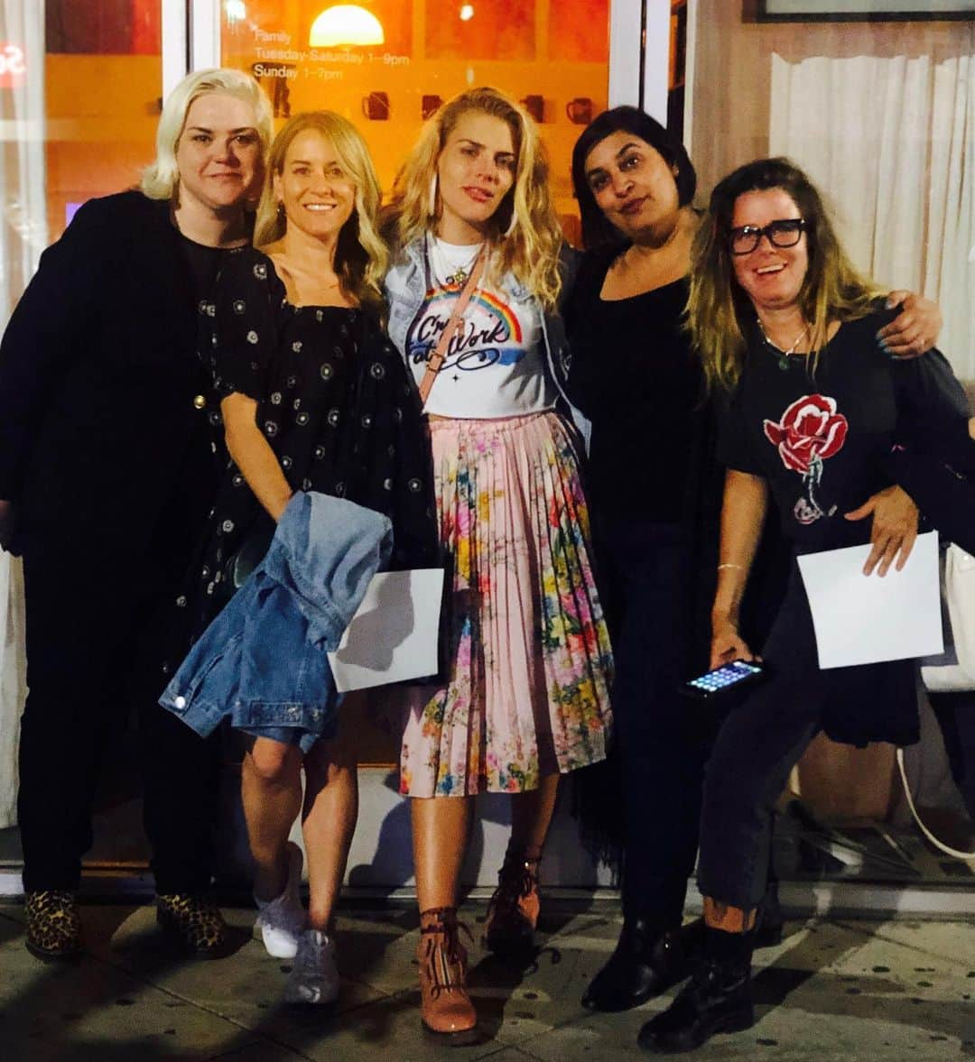 ビジー・フィリップスさんのインスタグラム写真 - (ビジー・フィリップスInstagram)「End of last night.💖」5月18日 4時54分 - busyphilipps