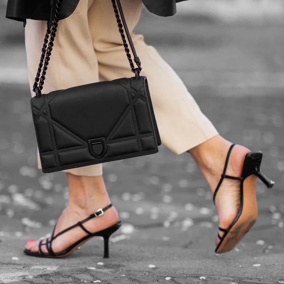 GILTさんのインスタグラム写真 - (GILTInstagram)「Floss sandals: Proof that little heels can make a big statement. #NowTrending」5月18日 5時00分 - gilt