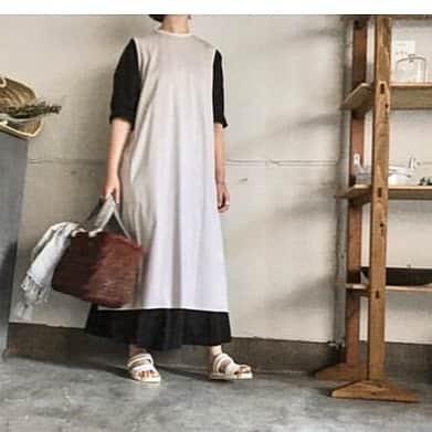 ロサモサさんのインスタグラム写真 - (ロサモサInstagram)「Bobo sandals and Delta basket bag by rosa mosa at @veritecoeur_shop in Kyushu ~ link in bio ~ #veritecoeur #kyushu #fukuoka #japanesefashion #austrianfashionblogger #leisure #whitesandals #whiteshoes #basketbag」5月18日 5時07分 - rosamosavienna