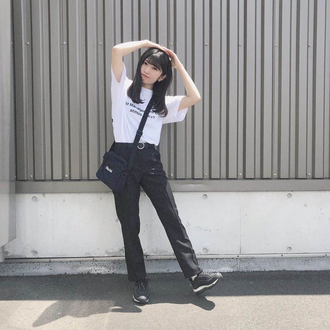 のインスタグラム：「ㅤㅤㅤ スラックス難しい🌀 ㅤㅤㅤ #MOEFASHION」