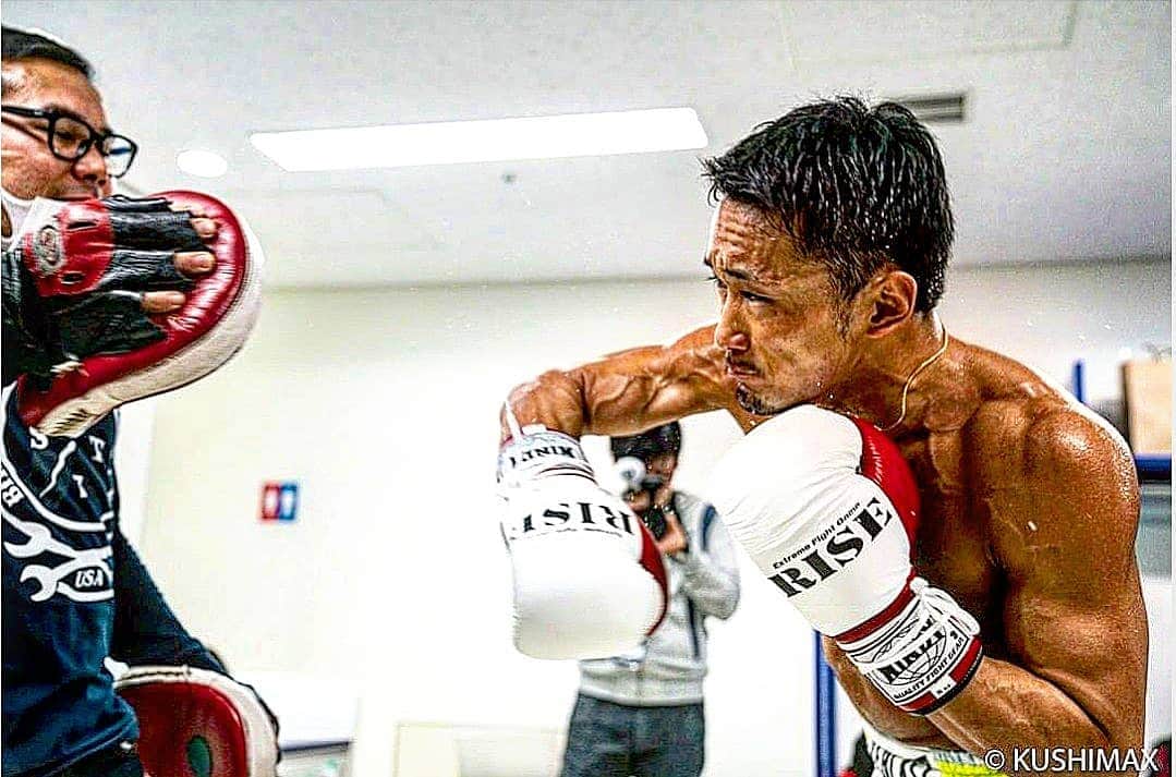 梅野源治のインスタグラム：「試合まであと少し👊👊 当日、Ameba TVで生中継もあるので、会場に来られない方はアメバを観ながら応援よろしくお願いいたします。  #RISE132 #血管が 写真:@kushimax55」