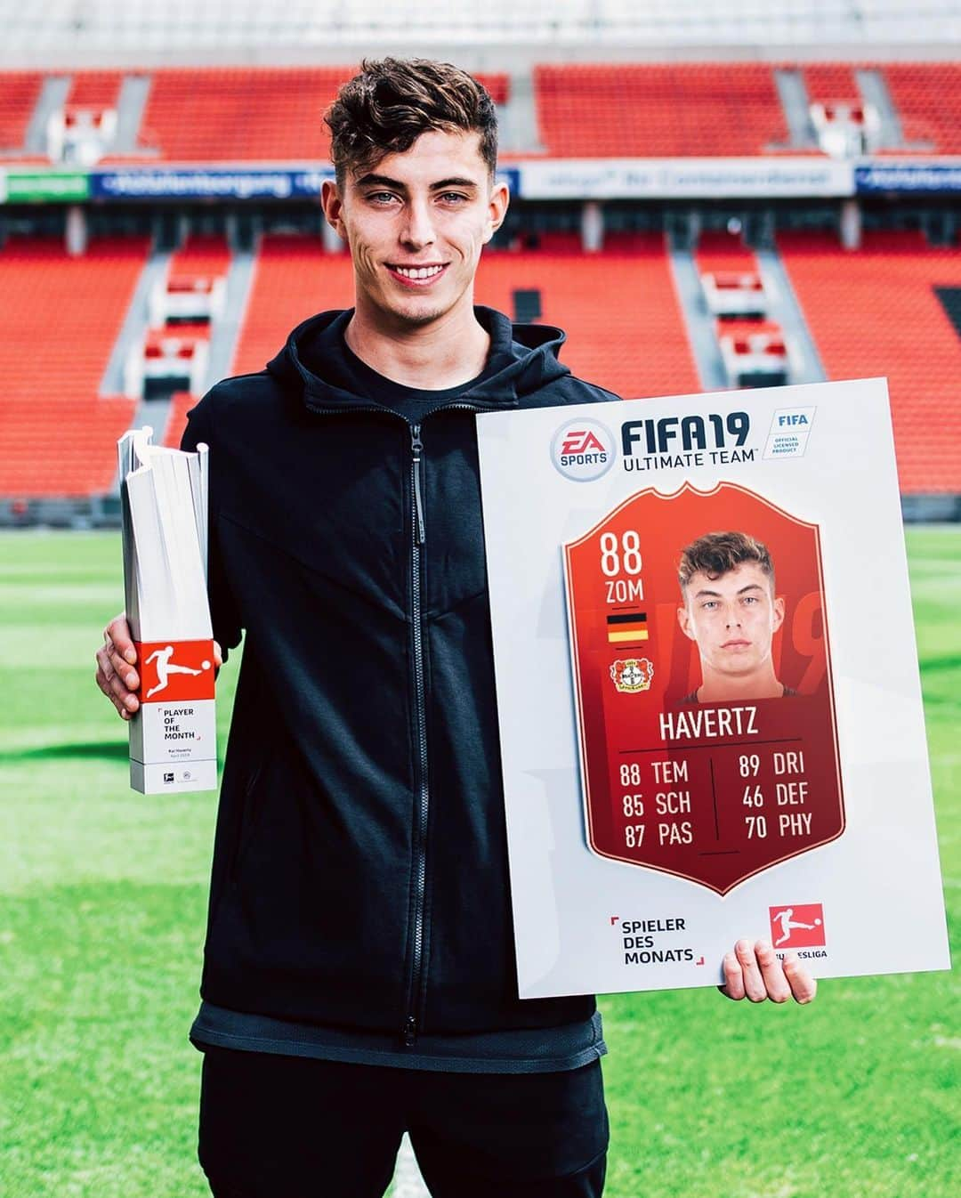 バイエル・レバークーゼンさんのインスタグラム写真 - (バイエル・レバークーゼンInstagram)「Deserved! 🙌 @kaihavertz29 💎 won the player of the month voting in April! Congrats, Kai! ⚫🔴💪 #PlayeroftheMonth #Bundesliga #FIFA19 #Bayer04 #Werkself @easportsfifa」5月17日 21時06分 - bayer04fussball