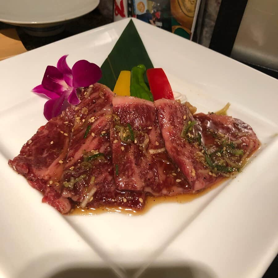 千秋さんのインスタグラム写真 - (千秋Instagram)「夜遅くに焼肉食べたいとなったらやっぱり游玄亭。軒並み0時に閉店というところ「朝4時までやってます」頼もしいw #焼肉 #千秋焼肉 #游玄亭 #西麻布」5月17日 21時14分 - chiaki77777