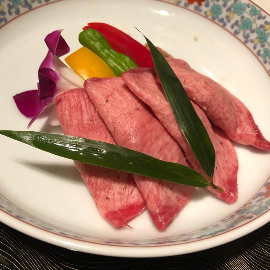 千秋さんのインスタグラム写真 - (千秋Instagram)「夜遅くに焼肉食べたいとなったらやっぱり游玄亭。軒並み0時に閉店というところ「朝4時までやってます」頼もしいw #焼肉 #千秋焼肉 #游玄亭 #西麻布」5月17日 21時14分 - chiaki77777