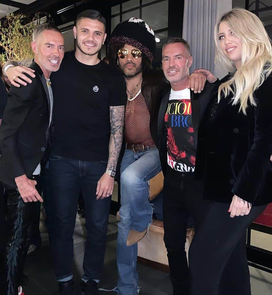 ディースクエアードさんのインスタグラム写真 - (ディースクエアードInstagram)「With our friends @mauroicardi @lennykravitz and @wanda_icardi at @ceresio7 #D2Friends」5月17日 21時25分 - dsquared2