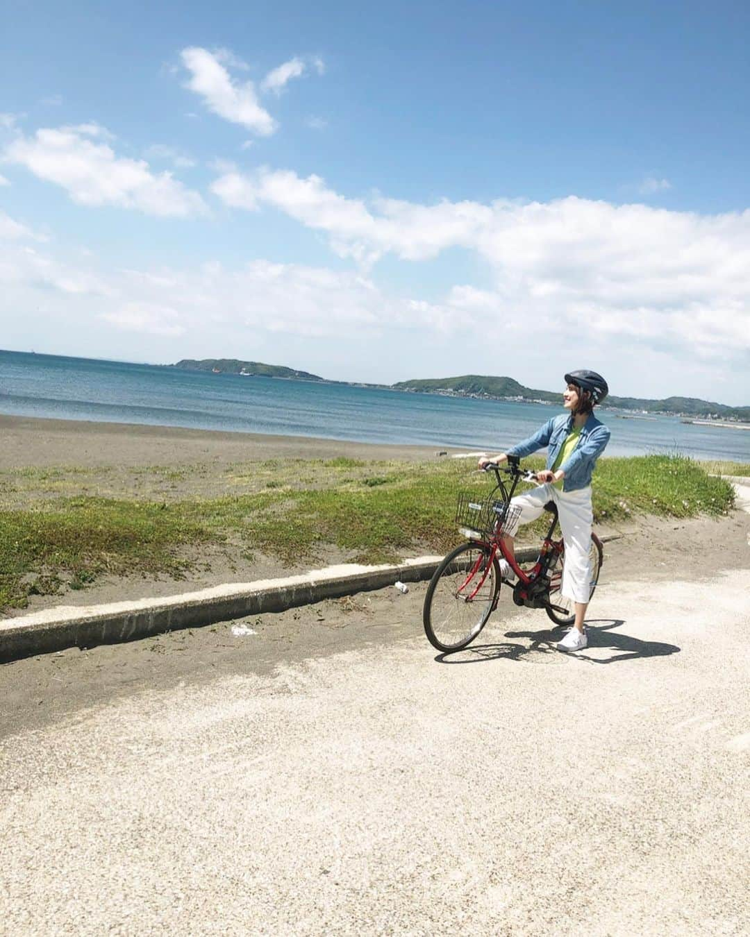 佐藤由季さんのインスタグラム写真 - (佐藤由季Instagram)「絶好のロケ日和🚲 晴れ女発揮☀️ インスタ映え📸 カレー発見🍛 気になる男子会も🤣 朝から一日チバテレロケでした🎤 またオンエア日は告知しますね📺✨ あぁ〜笑顔いっぱい胸いっぱい・・・ お腹いっぱい（笑） #チバテレ  #ウィークリー千葉県  #外ロケ  #晴れ女  #インスタ映え  #男子会 （笑） #よく食べた 😍 #リポーター  #佐藤由季」5月17日 21時26分 - yukisato0710