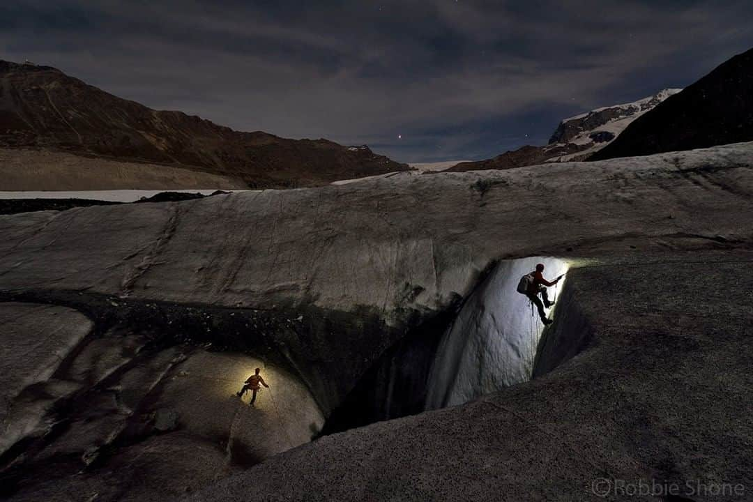 ナショナルジオグラフィックさんのインスタグラム写真 - (ナショナルジオグラフィックInstagram)「Photo by Robbie Shone @shonephoto | Before I was a @natgeo photographer, I was a member of the @natgeoyourshot community. My photos caught the eye of Your Shot editors, and to my joy, this one was featured as National Geographic’s Photo of the Day. I remember how I felt when it happened. I was so excited and happy. To have my photographs recognized by those editors gave me that extra bit of hope and determination to push ahead. That’s why I'm so keen to help with Your Shot: As a community member, I fed off the enthusiasm gained from reading detailed comments by proper Nat Geo photographers! It was so encouraging and gave me the confidence to continue with my dream. Good luck #YourShotPhotographer. | Go to https://natgeoyourshot.com to join Your Shot, National Geographic’s photo community, and participate in my 24-hour assignment for your chance to receive a portfolio review. Submissions close May 18, 2019, at 8 a.m. EDT.」5月17日 21時35分 - natgeo