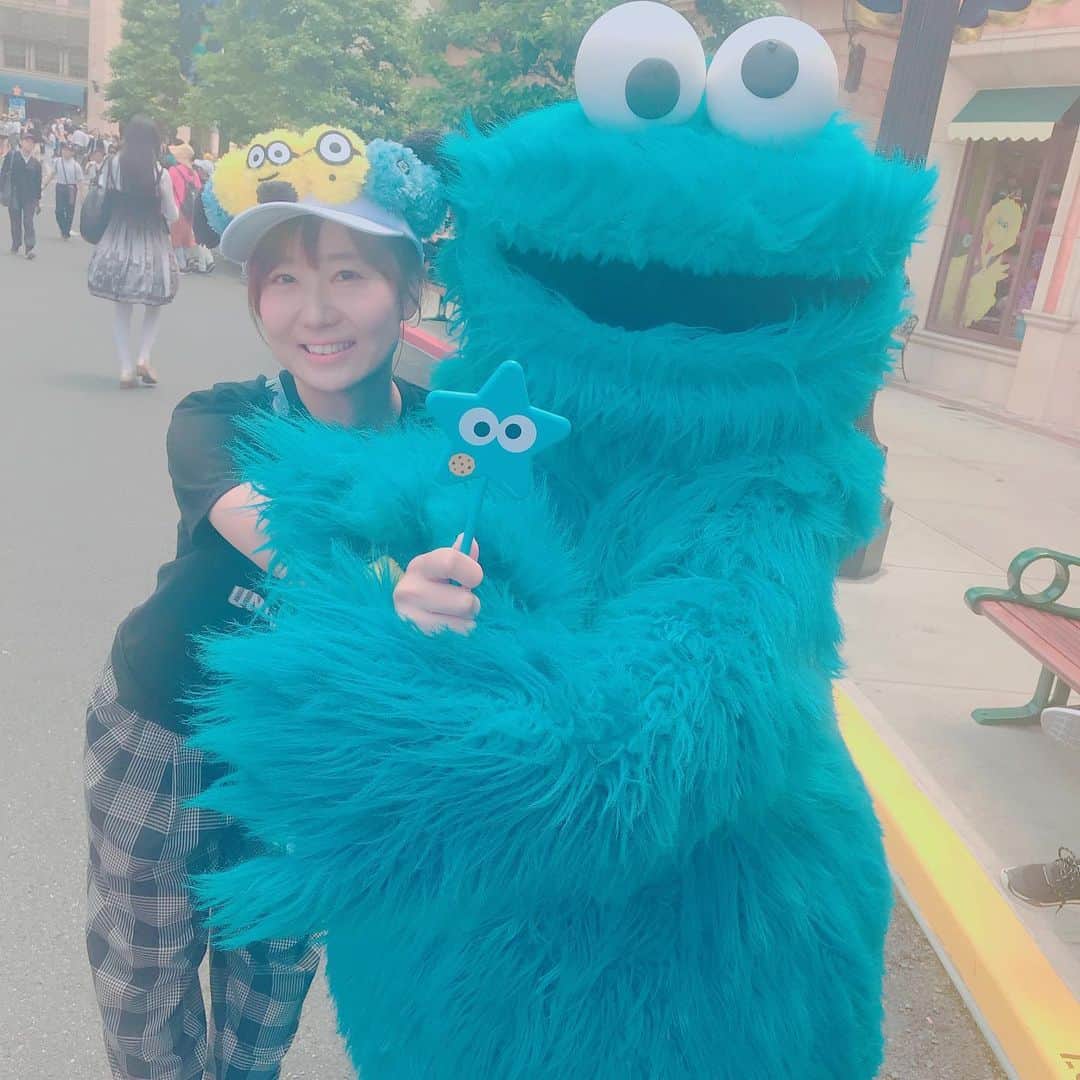 福嶋麻衣子さんのインスタグラム写真 - (福嶋麻衣子Instagram)「オープンしたて以来の USJ #虹コン の的場ちゃんの福利厚生()として？行ってきました😳✨ そして私はいつも10代の子と遊んでるから、心が10代のままなんだなと思いましたマル🙄」5月17日 21時48分 - mofukuchang