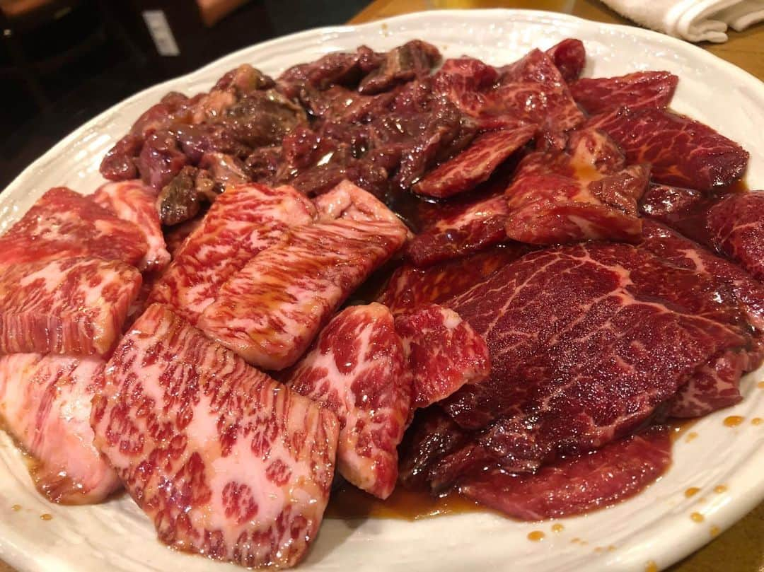 王子谷剛志さんのインスタグラム写真 - (王子谷剛志Instagram)「こないだ久しぶりに肉食べてきた。🍖 たまにはご飯4、5杯食べながら肉を頬張りたい。。。笑 #山水宛 #焼肉 #直斗の試合前 #次回は限界に挑戦したい #食との出会い #ジタニ食堂」5月17日 21時45分 - takeshiojitani