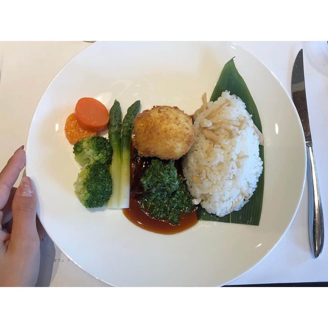 田尻夏樹（なつきんぐ）さんのインスタグラム写真 - (田尻夏樹（なつきんぐ）Instagram)「おなかいぱい♡ #帝国ホテル」5月17日 21時46分 - tajiri_natsuki