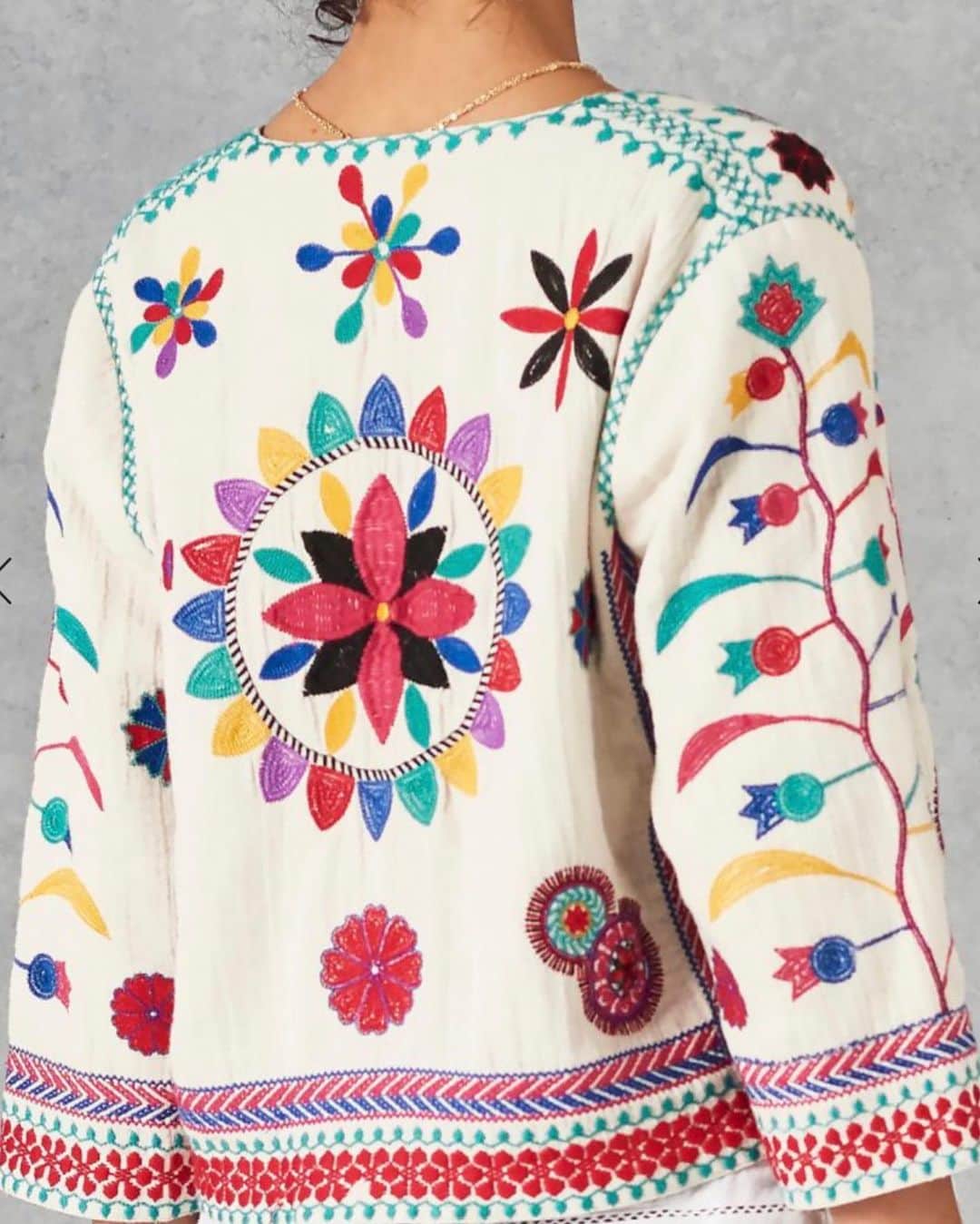 スターメラさんのインスタグラム写真 - (スターメラInstagram)「Banjara embroidery is a combination of colorful threads, design patters, stitching patterns appliqué or patch work. This amazing jacket is inspired by the Banjara tribes in India. ⭐️NAVAEH JACKET」5月17日 22時03分 - starmelauk