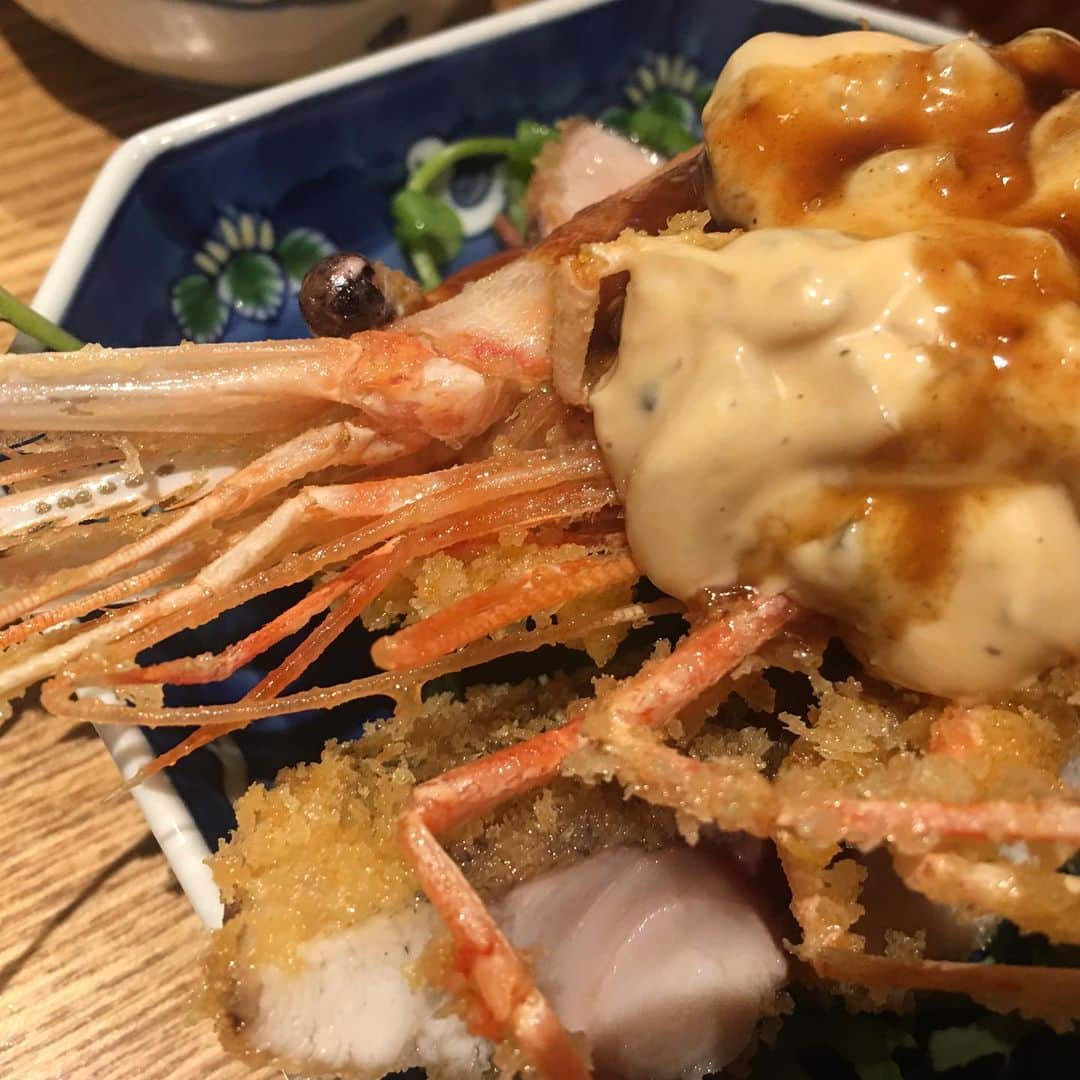 宮田麺児さんのインスタグラム写真 - (宮田麺児Instagram)「ロケ行きすぎて とうとう技術と仲良くなる。 今日はMBSカメラマンさんと音声さんと 呑む。 傑作。  #技術#裏方さん#音声#ピンマイク#カメラマン#憧れは4カメ」5月17日 22時15分 - miyatamenji