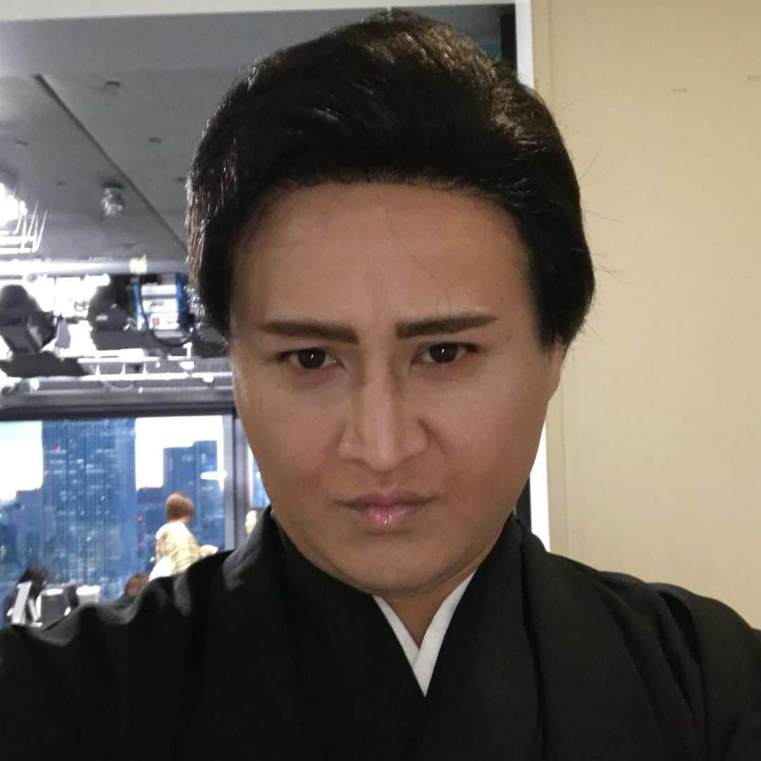 福島善成さんのインスタグラム写真 - (福島善成Instagram)「どうも松本幸四郎です👘 父の松本白鴎もいます🏯 ポテトチップスが食べたい〜🥔 湖池屋〜🍘 #松本白鴎 様 #松本幸四郎 様 #湖池屋 #親子モノマネ」5月17日 22時27分 - fukushimayoshinari