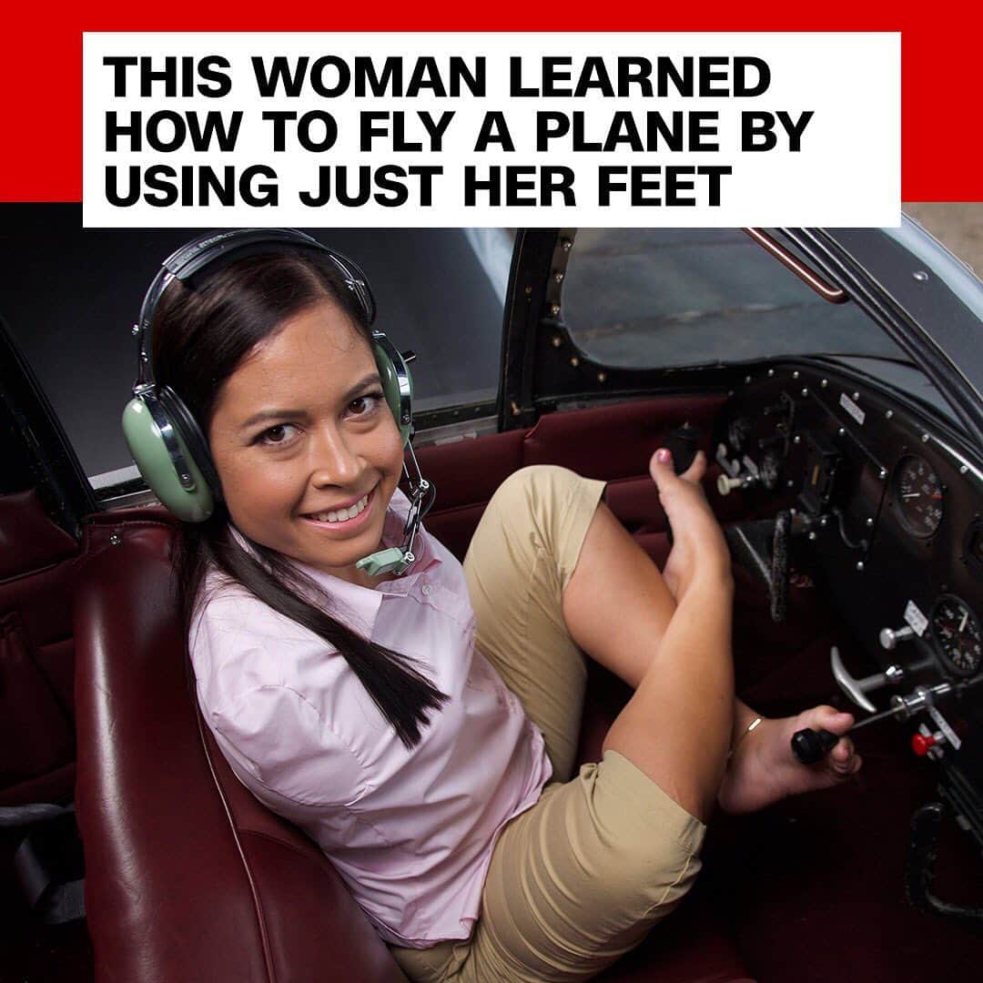 CNNさんのインスタグラム写真 - (CNNInstagram)「Jessica Cox can fly a plane, scuba dive, and do taekwondo, even though she was born without arms. Cox, who has been flying since 2005, is certified by the Federal Aviation Administration to fly an Ercoup — a small sport plane. "There were a lot of doubters on whether this was possible,” Cox said. But she credits her success to her family: "They helped me to really be encouraged to go out there and try it out, to figure things out and want to be independent." (📸: fearlessjessica.com)」5月17日 22時39分 - cnn