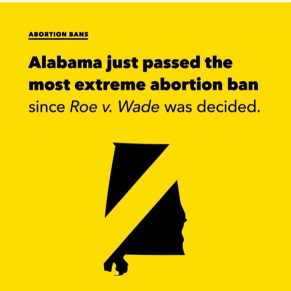 ジェニー・スレイトさんのインスタグラム写真 - (ジェニー・スレイトInstagram)「Alabama @GovernorKayIvey signed the most extreme abortion ban since Roe v Wade. This isn’t a coincidence — it’s part of an attempt to ban abortion outright.  And it isn’t just an attack on Alabama women, this is an attack on everyone who might or can get pregnant. #StopTheBans」5月17日 22時36分 - jennyslate