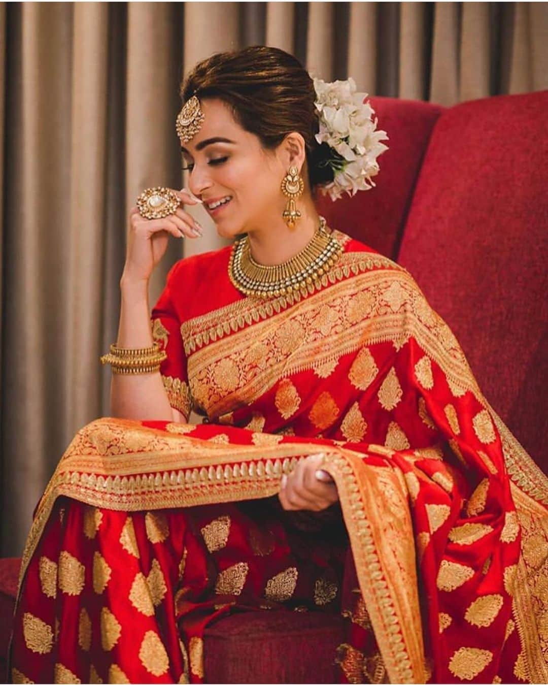 Indianstreetfashionさんのインスタグラム写真 - (IndianstreetfashionInstagram)「Brides and Benarsi sarees ♥️😍♥️ #indianstreetfashion . . . . #indianfashion #stylefile #indianbride #bridalwear #weddings #bridalfashion #indianweddings #ethnic #traditional #potd #couture #designer #glamour  #photography #fashionphotography #ootd #bridalinspo #sangeet #mehendi . . .  #weddingblogger #fashionblogger #indianblogger #dubaiblogger #londonblogger #celebstyle @sabyasachiofficial」5月17日 22時48分 - indianstreetfashion