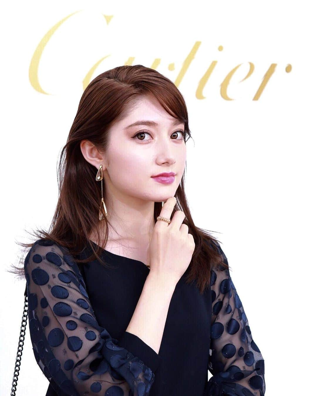 ティファニー春香さんのインスタグラム写真 - (ティファニー春香Instagram)「憧れの @cartier 💍❤️ 新ジュエリーコレクション「クラッシュ ドゥ カルティエ」の誕生を記念して、5月18日（土）〜26日（日）まで都内にて期間限定ポップアップイベントが開催されるみたいです☺️✨ゴールドのリング付けてみた🌹 📍渋谷区神宮前6-35-6」5月17日 22時42分 - tiffanyharuka