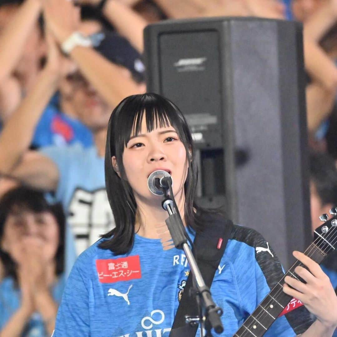 サッカーキングさんのインスタグラム写真 - (サッカーキングInstagram)「. SHISHAMO Half Time Show! （2019.05.17） . 📷Photo by @shimpeei (Soccer King) . #SHISHAMO #松岡彩 #宮崎朝子 #吉川美冴貴 #川崎フロンターレ #frontale #金J #FridayNightJLeague #コトシハJガハンパナイ #Jリーグ #JLeague #J撮り #J1 #football #サッカーキング #⚽️ #サッカー #Music #音楽 #ライブ #live #音楽好きな人と繋がりたい」5月17日 22時42分 - soccerkingjp