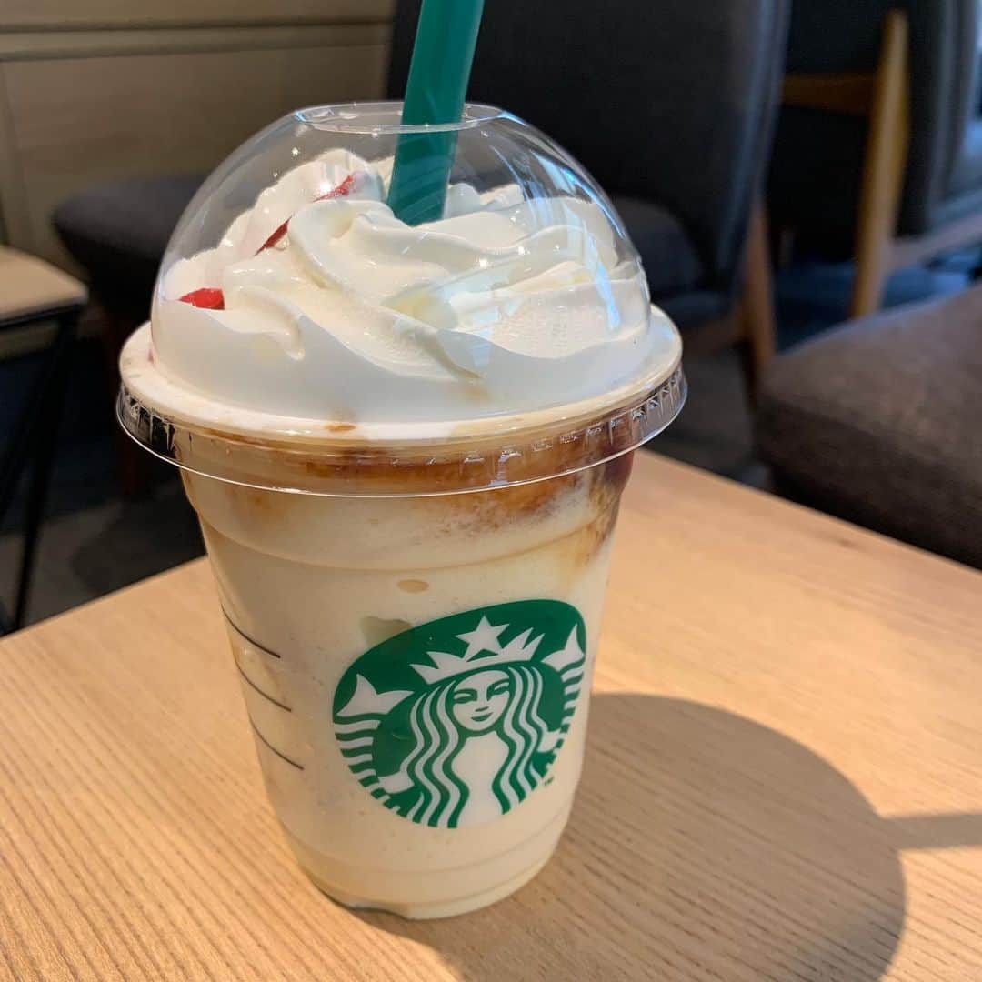 のインスタグラム：「プリンアラモードフラペチーノ #starbucks #midtown #スタアバックス珈琲」