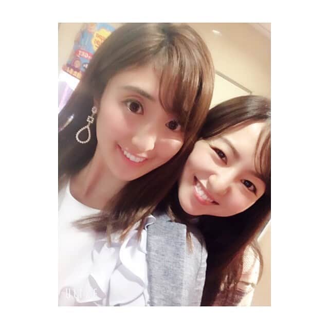 川口智美のインスタグラム：「ももたろ🍑  #渋谷 の #cafelaboheme でお茶して #カラオケ に行くという 久々に学生みたいな事 やってみました😁🎙 時間がいくらあっても足りない。 楽しかったー❤️また、近々ね！  出演作品、観るからね😌  #ストロベリーボンボン #フムス #ラボエム #渋谷カフェ #同期 #アナウンサー #女優」