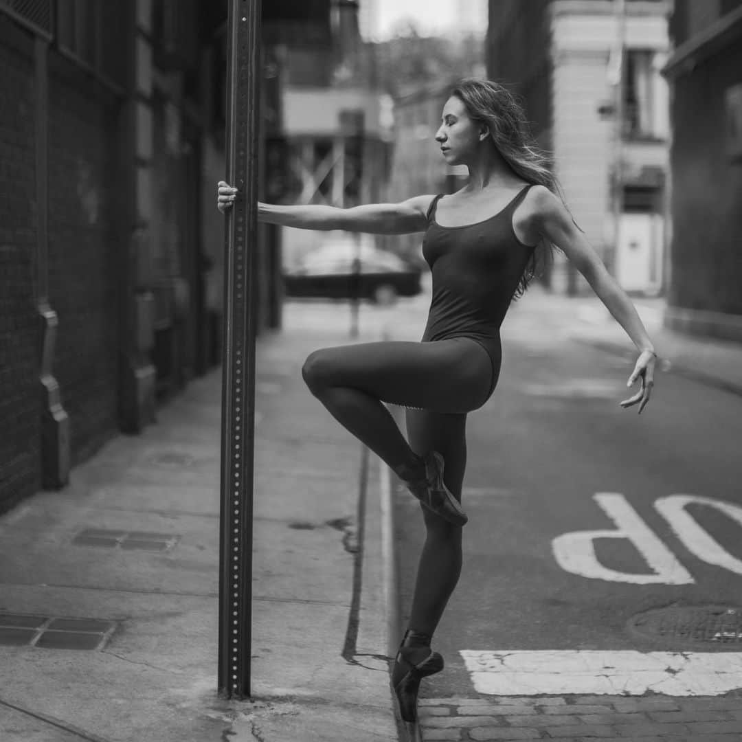 ballerina projectさんのインスタグラム写真 - (ballerina projectInstagram)「Isabella Boylston in SoHo. #ballerina - @isabellaboylston #soho #newyorkcity #ballerinaproject #ballerinaproject_ #ballet #dance #pointe #hosiery #isabellaboylston  With the upcoming conclusion of the Ballerina Project limited edition prints will be only available for purchase until the beginning of June 2019. Link is in our Instagram profile to purchase one today.  The Ballerina Project book is now available for pre-order. Go to @ballerinaprojectbook for pre-order link and info. #ballerinaprojectbook」5月17日 22時53分 - ballerinaproject_