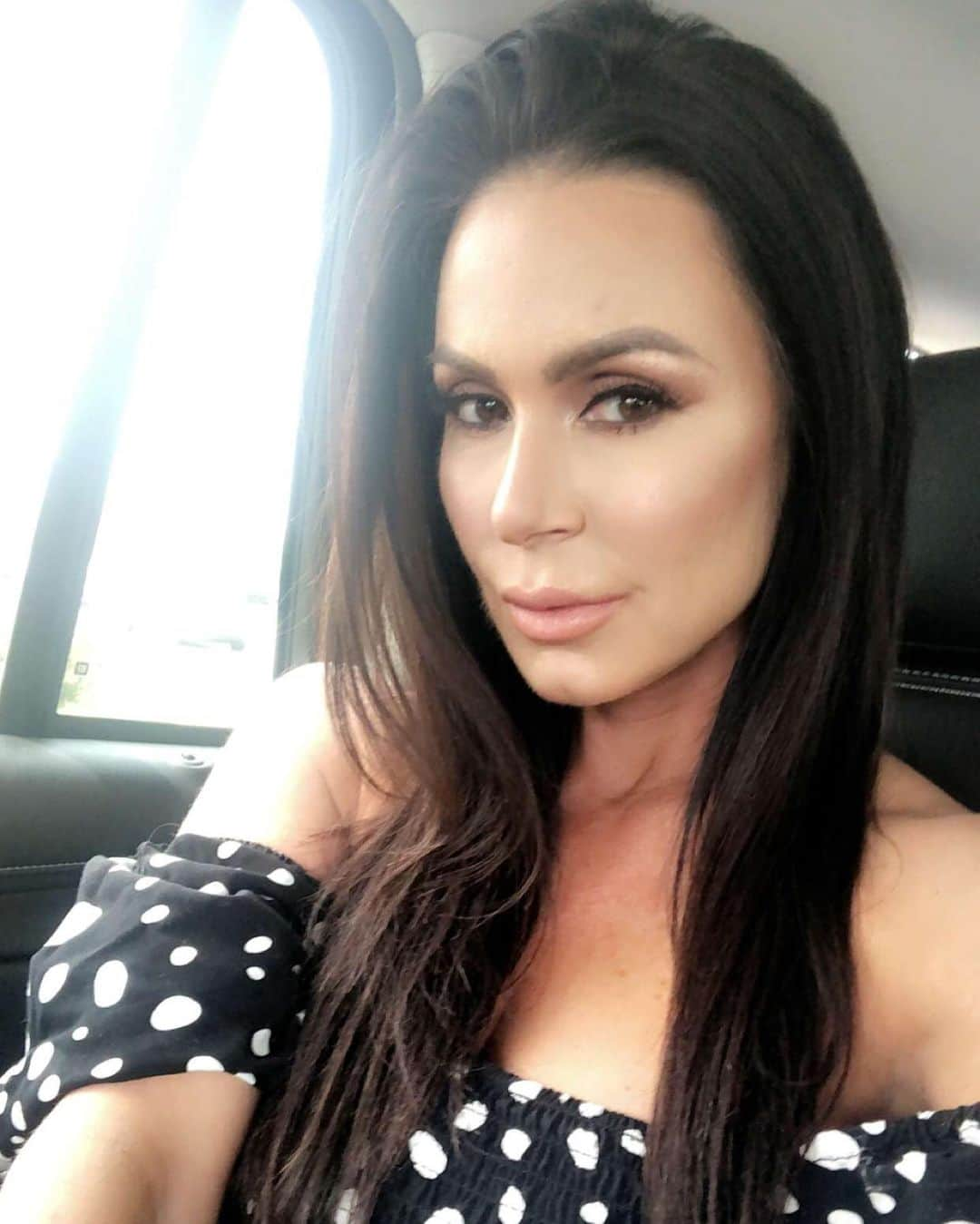 Kendra Lustさんのインスタグラム写真 - (Kendra LustInstagram)「Be grateful ... life will always be complicated , learn to be happy now before you run outta time. #postivequotes #positivevibes」5月17日 22時54分 - kendralust