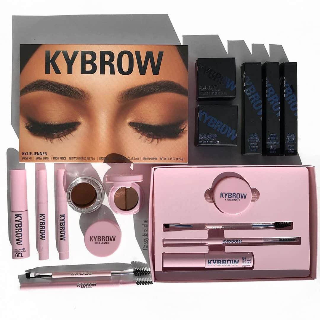 Kylie Cosmeticsさんのインスタグラム写真 - (Kylie CosmeticsInstagram)「KYBROW RESTOCK! 🚨 just a few hours until our full Kybrow Collection is back in stock 😍 what are you grabbing?! pic by @cassydaraiche」5月17日 23時06分 - kyliecosmetics