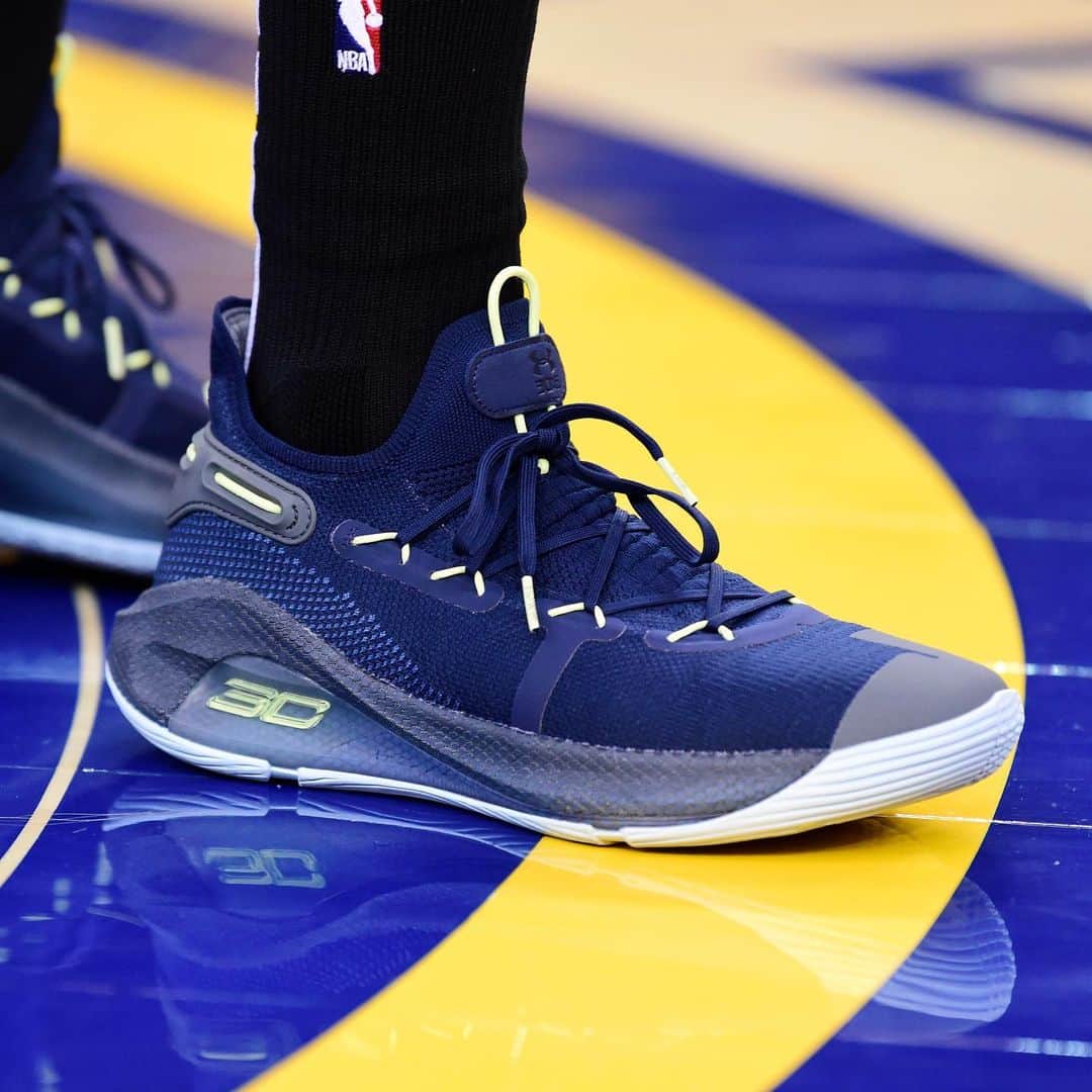 Under Armourさんのインスタグラム写真 - (Under ArmourInstagram)「73 points in the first 2 games of the Western Conference Finals. The latest #Curry6 is inspired by the road @stephencurry30 takes to get to the arena where he has already raised 3 championship banners. #RuinTheGame in the “International Boulevard” colorway. Shop link in bio.」5月17日 23時02分 - underarmour