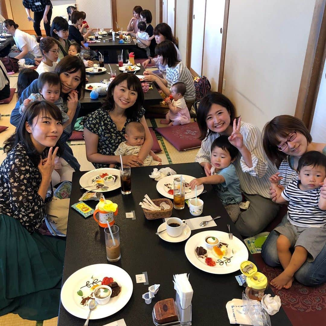 今井美穂さんのインスタグラム写真 - (今井美穂Instagram)「ママ茶会🤱﻿ ご参加頂いた﻿ 皆さまありがとうございました😊💕﻿ ﻿ 詳しくはブログにて♪﻿ ﻿ 沢山のママ&こども達と﻿ わいわい楽しい時間を過ごさせて頂きました😆﻿ ﻿ 相沢まきさん&こまきちゃん﻿ 可愛かったなぁ😍﻿ ﻿ #ブログ更新しました﻿ #インスタトップのリンクから﻿ #今井美穂オフィシャルブログ﻿ #Amebaブログ﻿ #新米母#男の子ママ﻿ #育児日記﻿ #新潟女性コミュニティ﻿ #woman'sribbon﻿ #ウマリボ#初イベント﻿ #ママイベント」5月17日 23時02分 - imaimiho1209