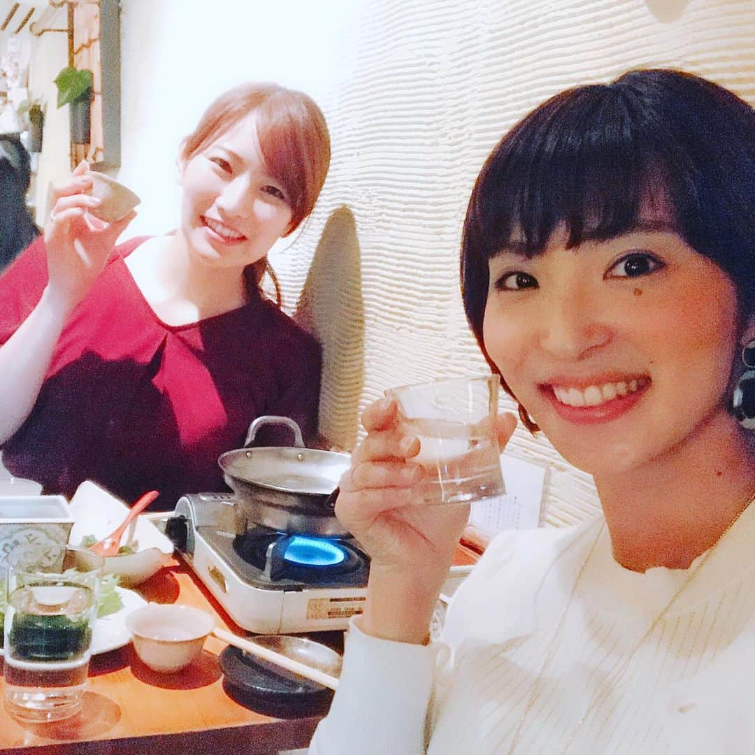 新田朝子さんのインスタグラム写真 - (新田朝子Instagram)「全国新酒鑑評、金賞受賞数７年連続日本一に輝いた福島😌✨おめでとうございます！！！！22銘柄、全部飲みたい🍶そのお祝いも兼ねて #福島放送 の大好きな #同期 と県産の日本酒を飲んで祝杯をあげました💓 . 福島の日本酒は、世界一！！！ . #福島 #福島県 #全国新酒鑑評会 #fukushima #sake #日本酒 #日本酒女子#福島大好き #ふるさと #飛露喜 #会津娘 #奈良萬 #国権 #東日本酒造協業組合 #名倉山酒造 #寿々乃井酒造 #鶴乃江酒造 #豊國酒造 #奥の松 #金水晶 #あぶくま #スノードロップ #美味しかった #華金 #日本酒好きな人と繋がりたい #立呑みなぎ」5月17日 23時12分 - asako.nitta