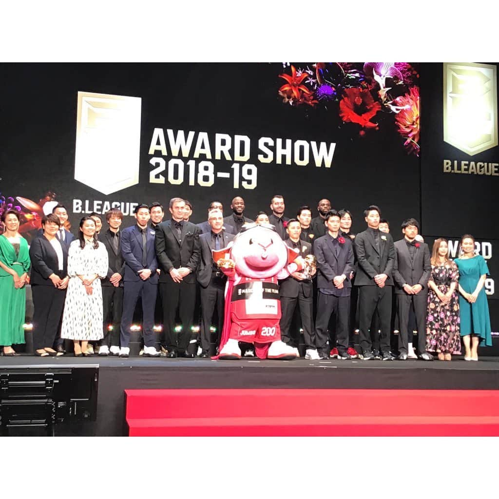 五十嵐圭さんのインスタグラム写真 - (五十嵐圭Instagram)「B.LEAGUE AWARD SHOW 2018-19 MIP賞を受賞させて頂きました。 自分に関わって下さった皆さんのおかげで受賞することができたと思います。 本当にありがとうございました。 #BLEAGUEAWARDSHOW201819 #MIP賞 #柏木真介 #五十嵐圭 #新潟アルビレックスBB」5月17日 23時35分 - keiigarashi_official