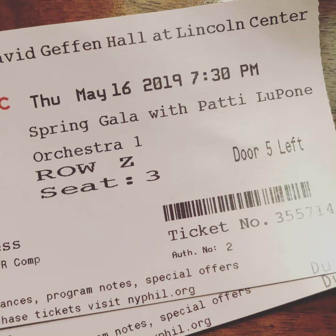 アンドリュー・ラネルズさんのインスタグラム写真 - (アンドリュー・ラネルズInstagram)「What a perfect evening. Patti LuPone... I love you.」5月17日 23時35分 - andrewrannells