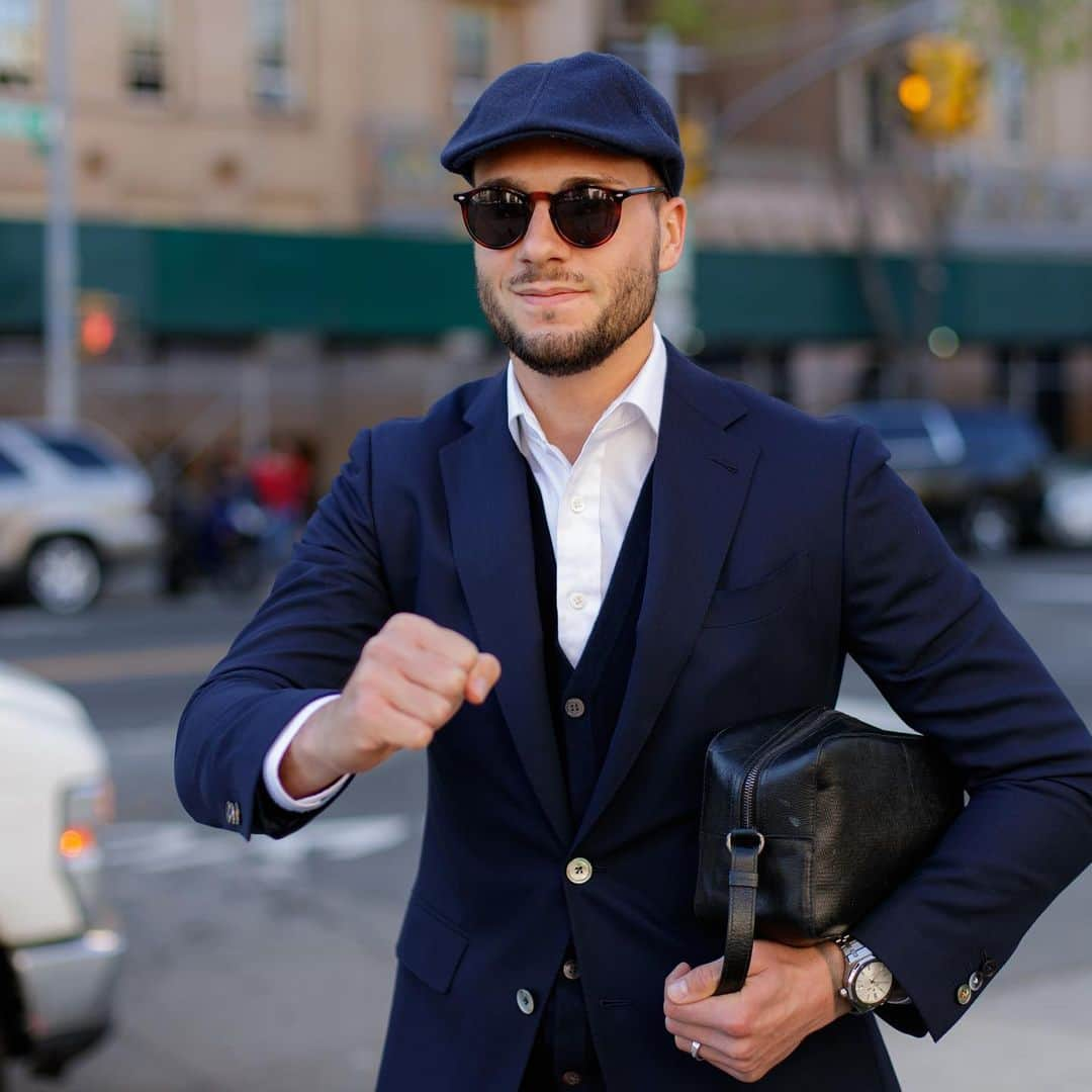 ニューヨーク・シティFCさんのインスタグラム写真 - (ニューヨーク・シティFCInstagram)「Happy Friday! Big Max says take a walk and enjoy the sunshine 🌞👊😎 #ForTheCity」5月17日 23時36分 - nycfc