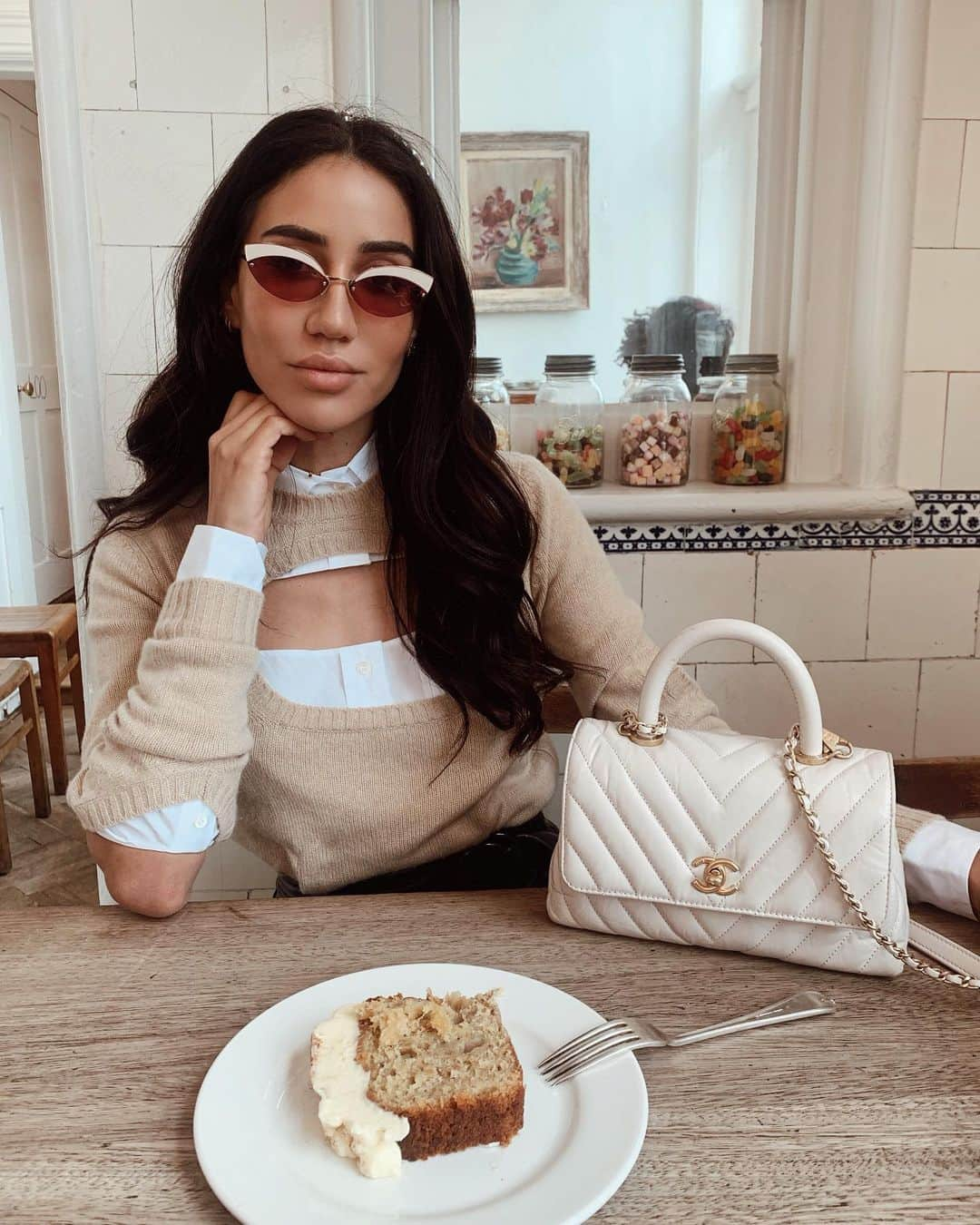 Tamara Kalinicさんのインスタグラム写真 - (Tamara KalinicInstagram)「Pre Cannes Film Festival Diet 😬 outfit via @luisaviaroma | shades @soshady #PRgift」5月17日 23時49分 - tamara