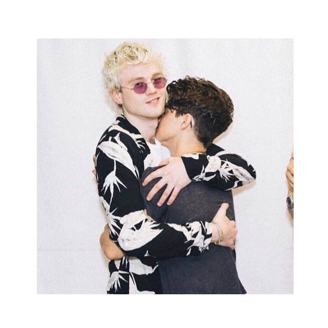 コナー・ボールのインスタグラム：「'We need that touch from the one we love, almost as much as we need air to breathe. '」