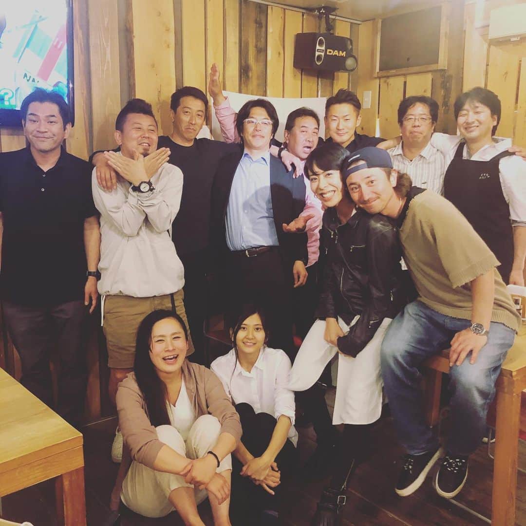 LOVEのインスタグラム：「ぎっしり打ち合わせdayの締めは今日ここライブ相馬委員会。 こんなチームで去年より一段と規模が大きくなりそう💐福島県相馬市のありとあらゆる市民チームのみなさんとともに開催します！  とにかく気がいい。邪魔物がいない。 子どもたちを主役にするやり方を、発案から行動まで共にしてくださる。地元の気概なくしては叶わないみんなの期待を一個ずつ叶えるイベントチーム結成！ 〜子どもたちの成長を祝うお祭り〜 9/21(土)スポーツアリーナそうま 「LOVEの今日ここライブを相馬のみんなと開催するという事」  えー、福委員長は2人決定🎤  羽柴さんと、人生初の漁師の友人、菊地さん(TVチャンピオン第一回港めし選手権、優勝！！おめでとう！！) 菊地さん、釣り堀作って。もしくはシャケつかみどりの水槽、作って！！笑  #今日ここライブ」