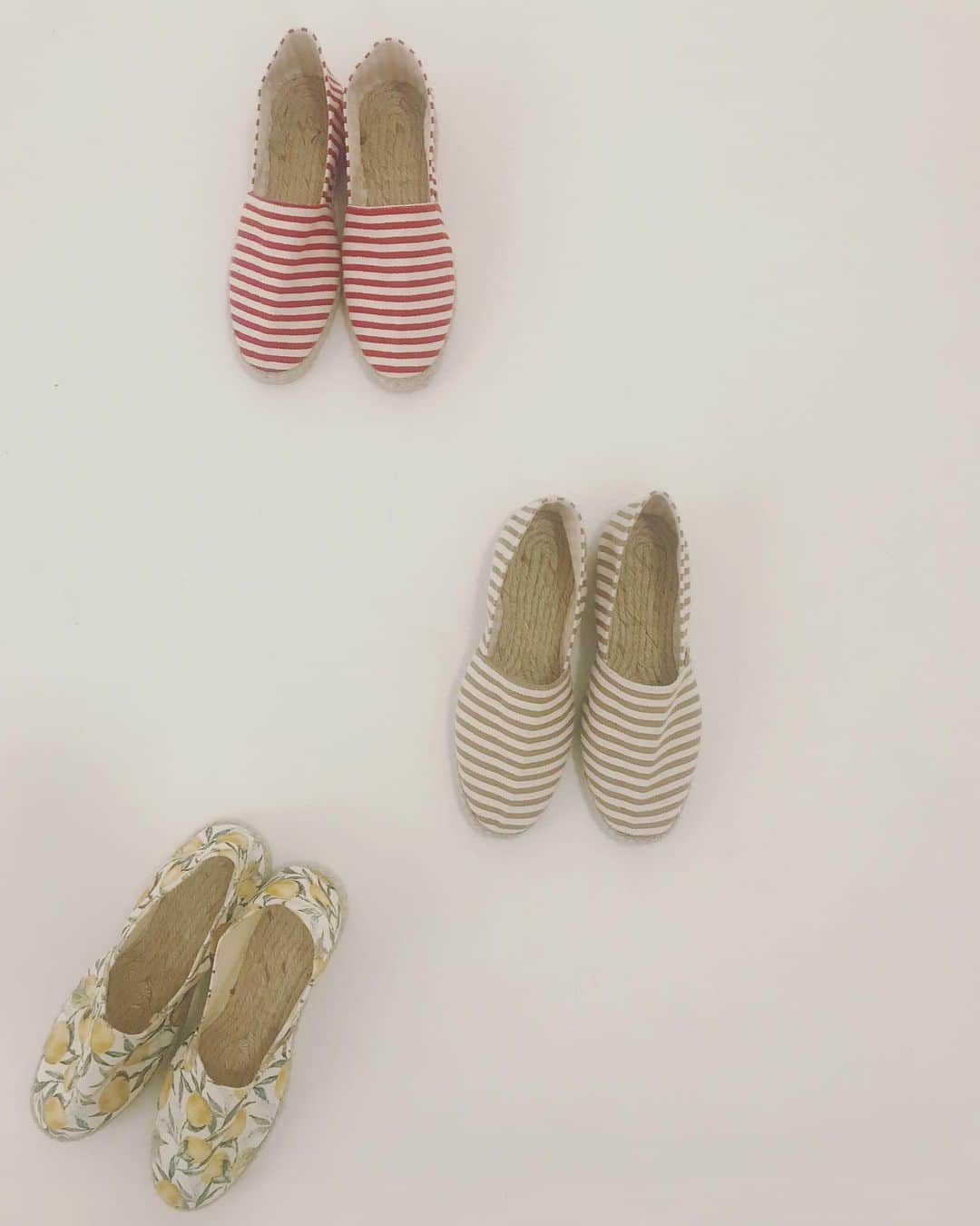 mysticさんのインスタグラム写真 - (mysticInstagram)「［ select item ］﻿﻿﻿﻿ ﻿﻿﻿﻿ ﻿﻿ ﻿﻿ ﻿﻿﻿﻿ 〈Le Maison De L’espadrille〉﻿ ﻿ レモンエスパドリーユ ¥5,000+tax ﻿ ボーダーエスパドリーユ ¥5,000+tax﻿ ﻿ ﻿﻿ ﻿﻿ ﻿ ﻿﻿ 素足で履いても心地いいジュートのインソール。 柄は夏らしいレモン柄とボーダー柄のキャンバス地のエスパドリーユが登場です♡﻿ ﻿﻿﻿ ﻿﻿﻿ ﻿﻿﻿ ﻿﻿﻿﻿ ﻿﻿﻿﻿ ﻿﻿﻿﻿ ﻿﻿﻿﻿ ﻿﻿﻿﻿ ﻿﻿﻿﻿﻿#mystic_sandalcollection﻿ #ミスティックサンダルコレクション﻿ ﻿﻿ ﻿﻿﻿﻿﻿﻿﻿﻿ ﻿﻿﻿﻿﻿﻿﻿﻿﻿ ﻿﻿﻿ #mystic__select﻿﻿﻿﻿ #mystic_2019ss﻿﻿﻿﻿﻿﻿﻿﻿﻿﻿ #mystic_mystyle﻿﻿﻿﻿﻿﻿﻿﻿﻿﻿ #ミスティック﻿﻿﻿﻿﻿﻿﻿﻿﻿﻿ #shoes﻿﻿﻿﻿ #sandal﻿﻿﻿ #エスパドリーユ」5月18日 0時12分 - mystic_pr