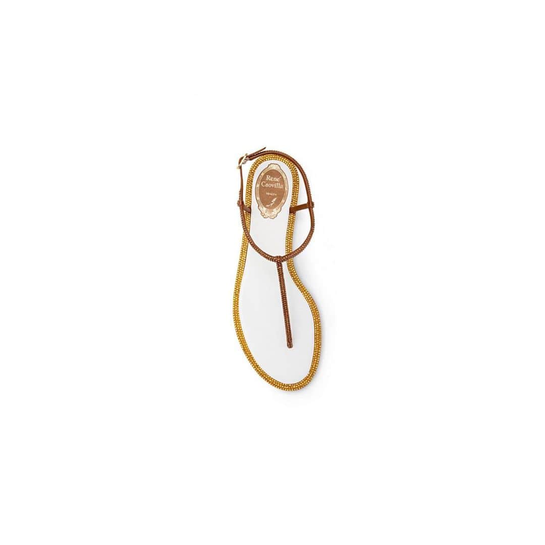 レネカオヴィラさんのインスタグラム写真 - (レネカオヴィラInstagram)「#HolidayEscape http://bit.ly/2VG3KeU . Chilling ☺️- #CaovillaDIANA . Thong sandals adorned with Gleaming #Swarovski crystals - summer’s calling... ☺️ . Swipe to view more, Int’l complimentary shipping with T&D inclusive #ReneCaovilla #CaovillaSummer . . . . . . #California #BeachWear #BeachSide #SummerVibes #BeachSandals」5月18日 0時25分 - renecaovilla