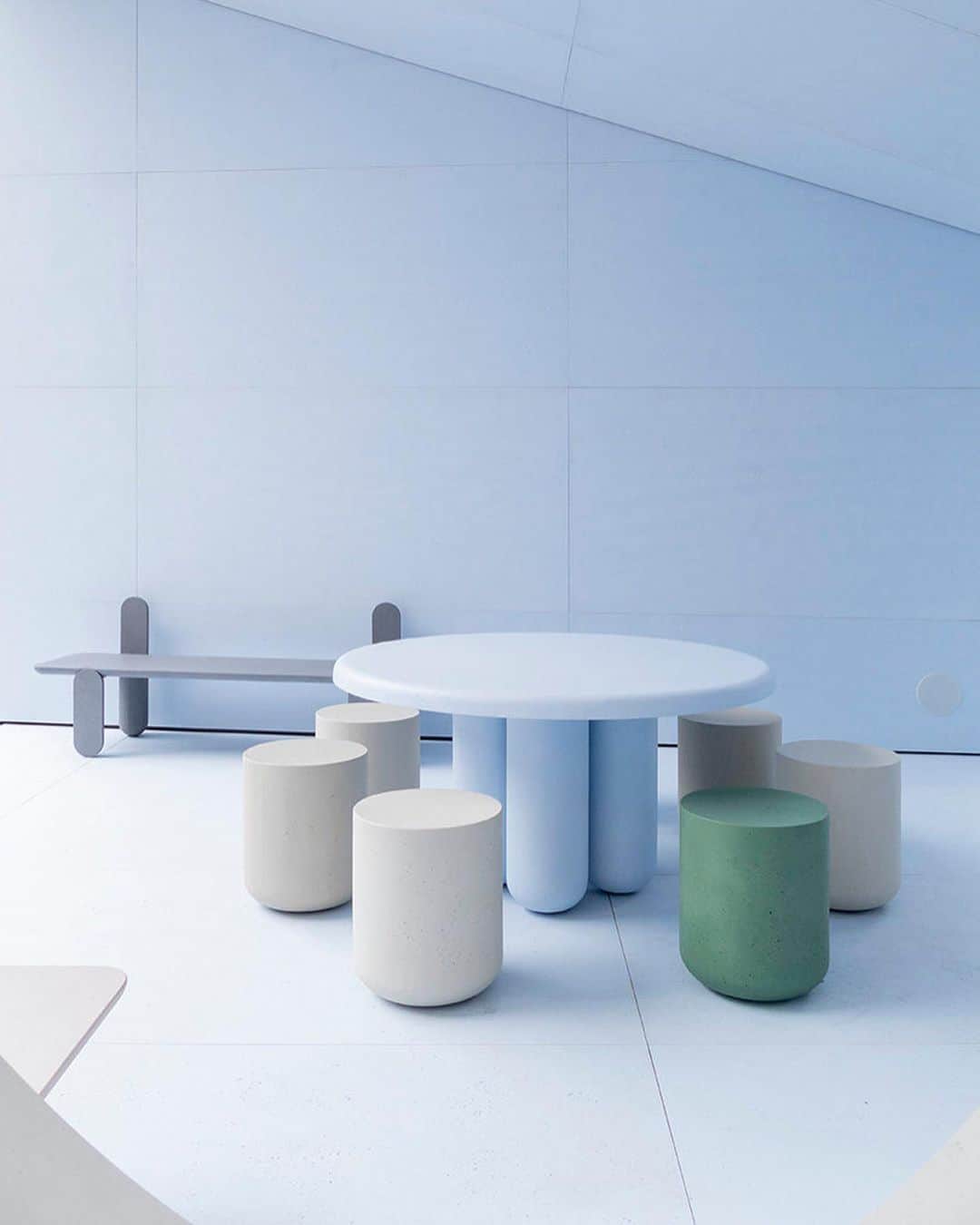 Design Milkさんのインスタグラム写真 - (Design MilkInstagram)「@cimentocollection, a new brand offering innovative #cement products for architecture, interiors, and design, made its debut at Milan Design Week with the unveiling of The Blue Passage installation (designed by @parisottoformenton) as well as the Cimento Collection of #furniture. \\\ designmilk.com」5月18日 0時17分 - designmilk