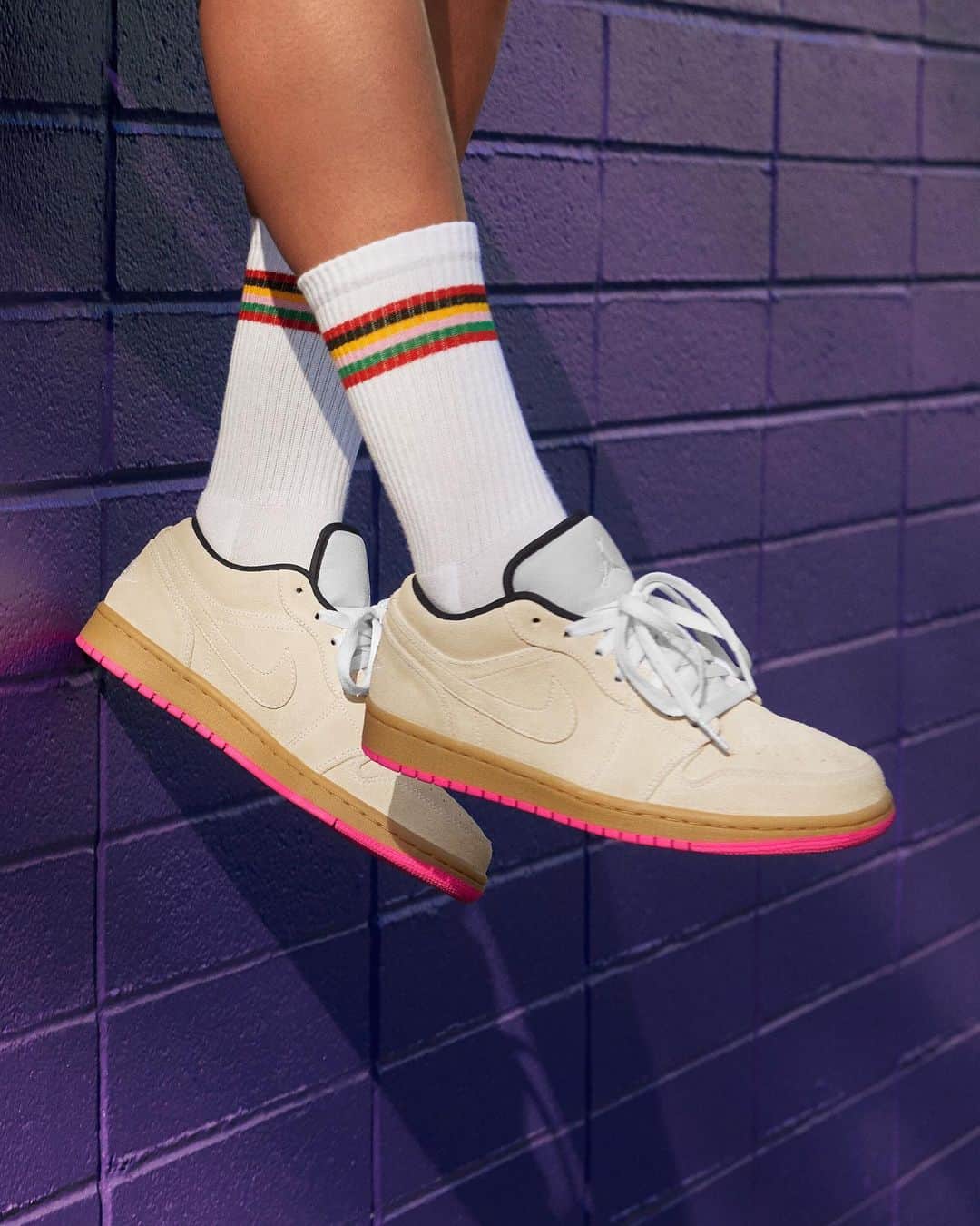 Jordanのインスタグラム：「Clean cut. The #AirJordan I Low ‘Gum Pink’ is available now.」
